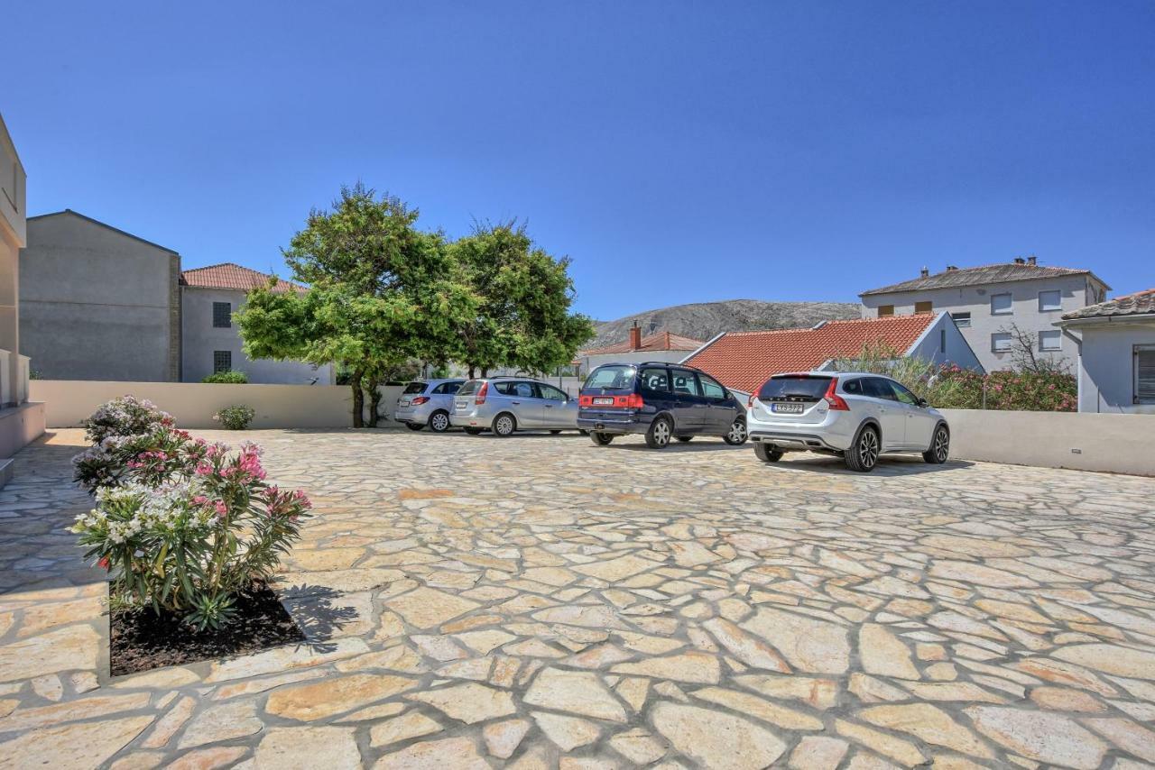 Villa Magena - Modern Apartments In Pag Center Паг Екстериор снимка