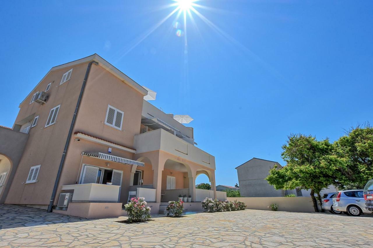 Villa Magena - Modern Apartments In Pag Center Паг Екстериор снимка