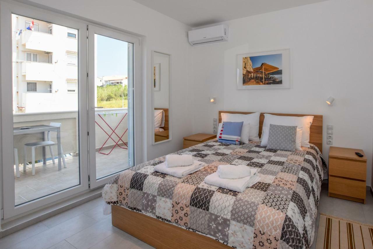 Villa Magena - Modern Apartments In Pag Center Паг Екстериор снимка